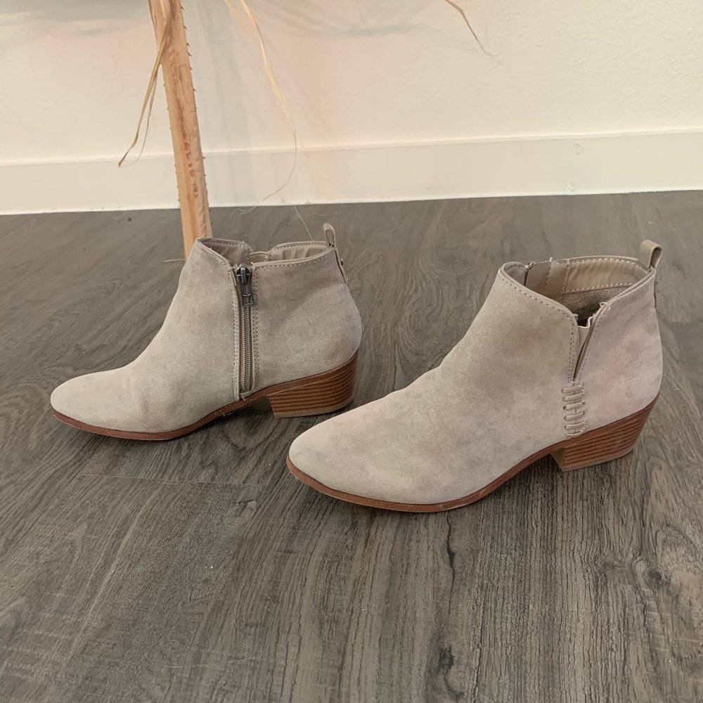 Bone Colored Booties Sam & Libby Size 8